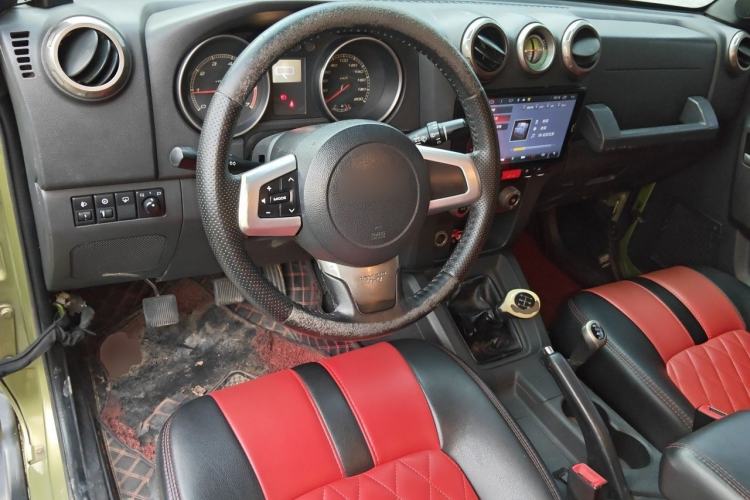 Used BAIC Off-Road BJ40 2014 2.4L Manual Cross-Country Edition Center Console