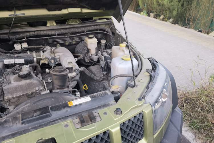 Used BAIC Off-Road BJ40 2014 2.4L Manual Cross-Country Edition Engine Bay Left