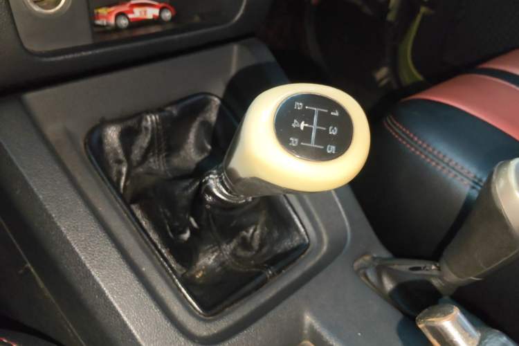 Used BAIC Off-Road BJ40 2014 2.4L Manual Cross-Country Edition Gear Lever