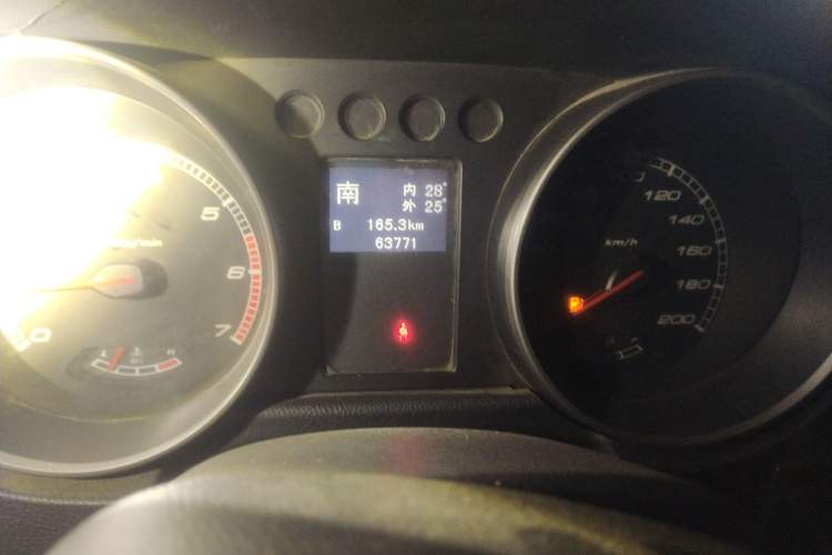 Used BAIC Off-Road BJ40 2014 2.4L Manual Cross-Country Edition Odometer Close Up