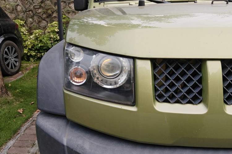 Used BAIC Off-Road BJ40 2014 2.4L Manual Cross-Country Edition Right Front Headlight