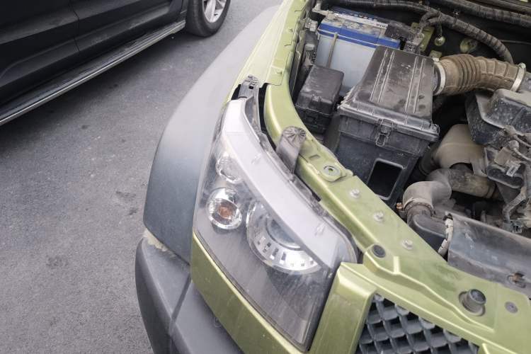 Used BAIC Off-Road BJ40 2014 2.4L Manual Cross-Country Edition Right Front Headlight