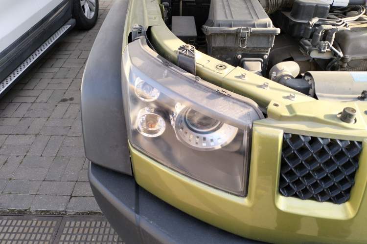 Used BAIC Off-Road BJ40 2014 2.4L Manual Cross-Country Edition Right Front Headlight