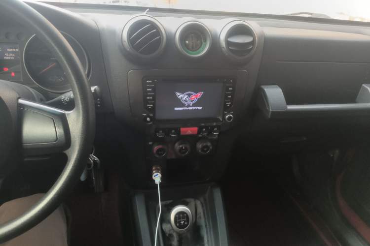 Used BAIC Off-Road BJ40 2014 2.4L Manual Cross-Country Edition Audio And AC Panel