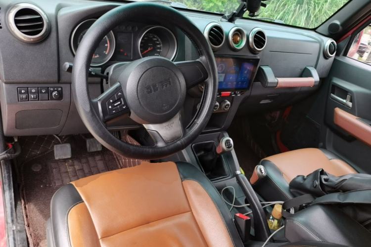 Used BAIC Off-Road BJ40 2014 2.4L Manual Cool Wilderness Edition Center Console