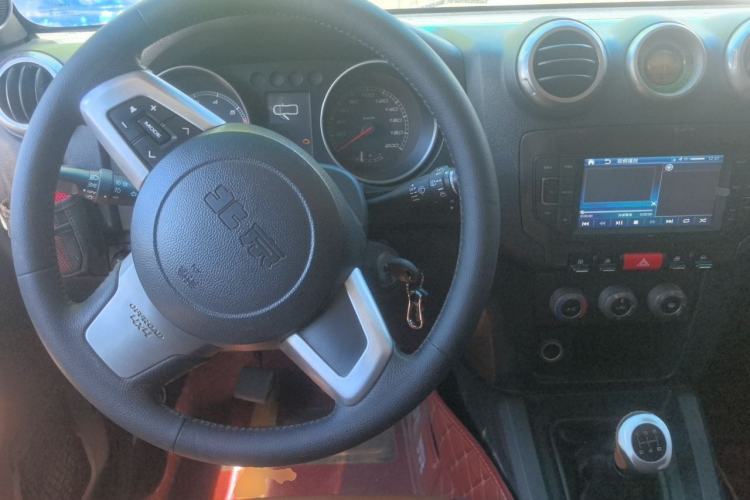 Used BAIC Off-Road BJ40 2014 2.4L Manual Exploration Edition Center Console