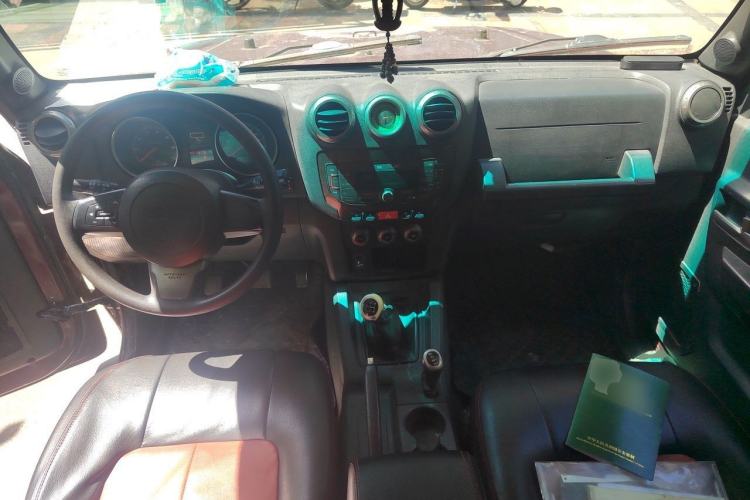 Used BAIC Off-Road BJ40 2014 2.4L Manual Cross-Country Edition Center Console
