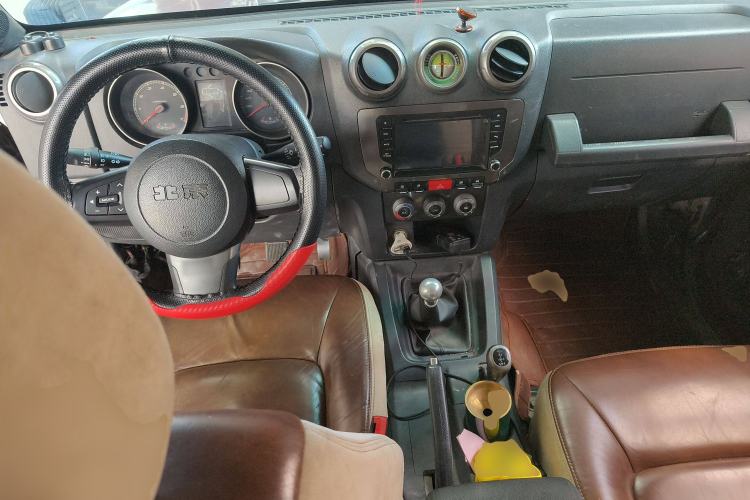 Used BAIC Off-Road BJ40 2014 2.4L Manual Cross-Country Edition Center Console