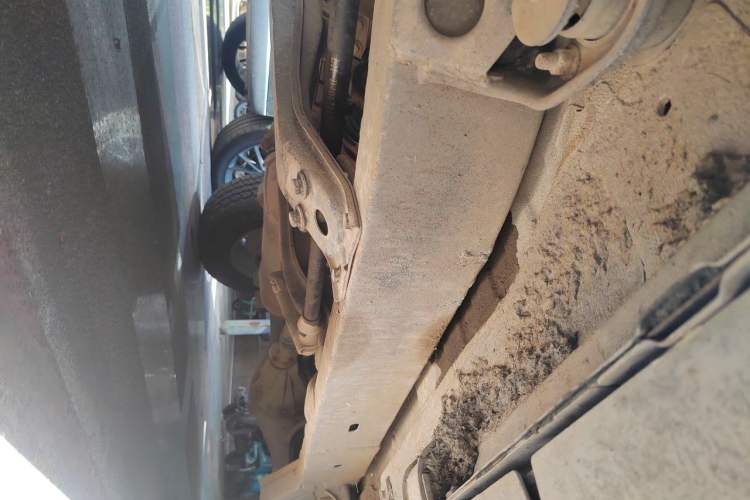 Used BAIC Off-Road BJ40 2014 2.4L Manual Cross-Country Edition Chassis Front Left