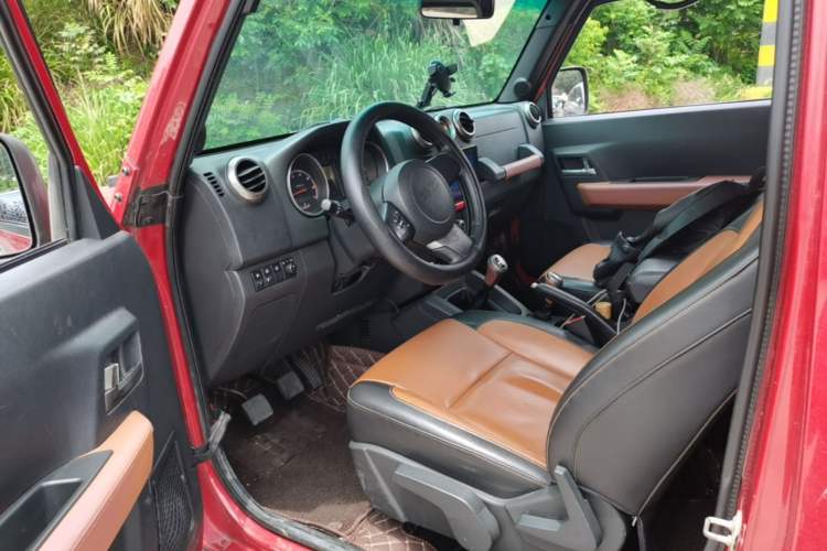 Used BAIC Off-Road BJ40 2014 2.4L Manual Cool Wilderness Edition Driver Seat