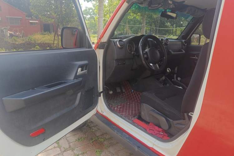Used BAIC Off-Road BJ40 2014 2.4L Manual Cross-Country Edition Driver Seat