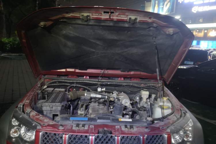 Used BAIC Off-Road BJ40 2014 2.4L Manual Cross-Country Edition Engine Bay