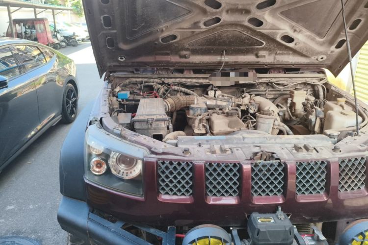 Used BAIC Off-Road BJ40 2014 2.4L Manual Cool Wilderness Edition Engine Bay Right