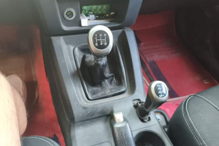 Used BAIC Off-Road BJ40 2014 2.4L Manual Cool Wilderness Edition Gear Lever