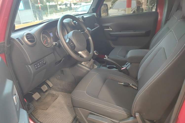 Used BAIC Off-Road BJ40 2014 2.4L Manual Cross-Country Edition Interior 2