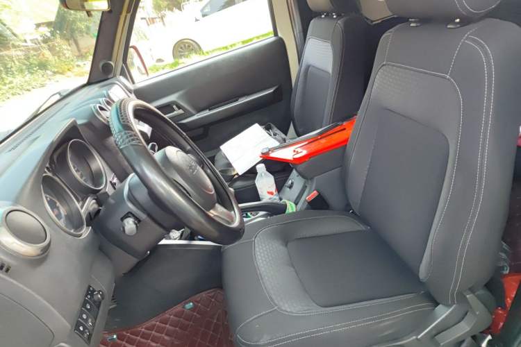 Used BAIC Off-Road BJ40 2014 2.4L Manual Cross-Country Edition Left Front Seat