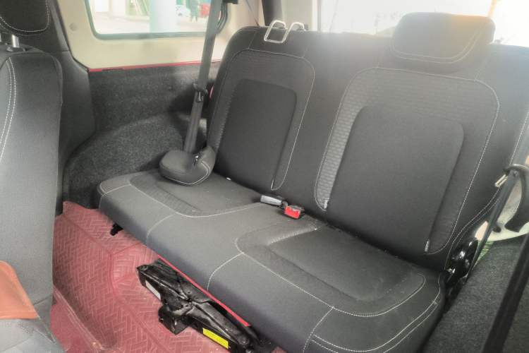 Used BAIC Off-Road BJ40 2014 2.4L Manual Cross-Country Edition Left Rear Seat