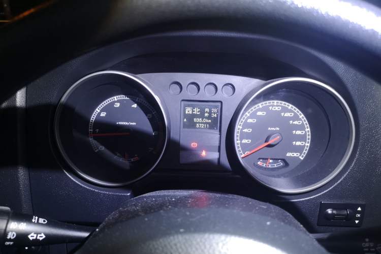 Used BAIC Off-Road BJ40 2014 2.4L Manual Cross-Country Edition Odometer Close Up