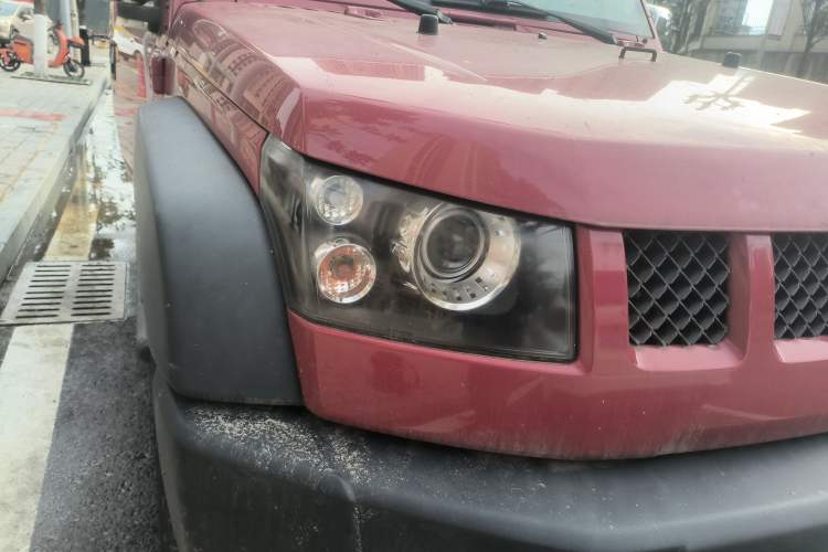 Used BAIC Off-Road BJ40 2014 2.4L Manual Cross-Country Edition Right Front Headlight