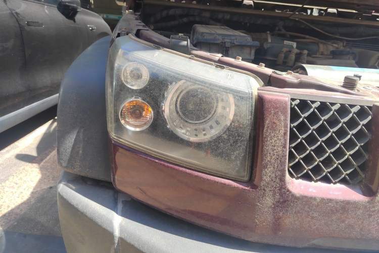 Used BAIC Off-Road BJ40 2014 2.4L Manual Cross-Country Edition Right Front Headlight