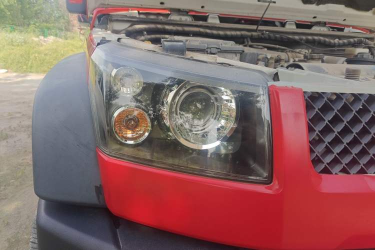 Used BAIC Off-Road BJ40 2014 2.4L Manual Cross-Country Edition Right Front Headlight