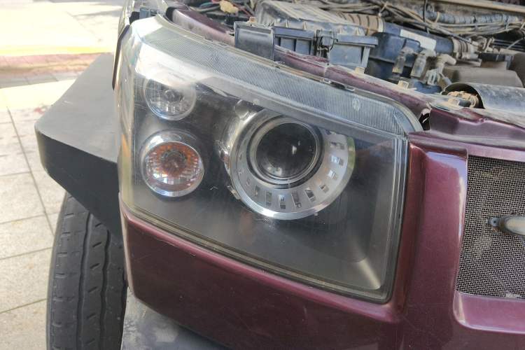 Used BAIC Off-Road BJ40 2014 2.4L Manual Cross-Country Edition Right Front Headlight