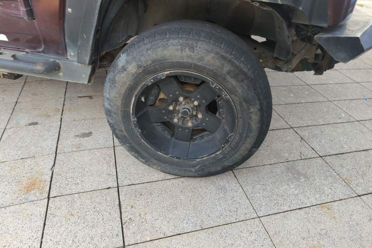 Used BAIC Off-Road BJ40 2014 2.4L Manual Cross-Country Edition Right Front Wheel Hub