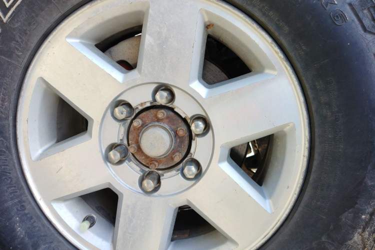 Used BAIC Off-Road BJ40 2014 2.4L Manual Cross-Country Edition Right Front Wheel Hub