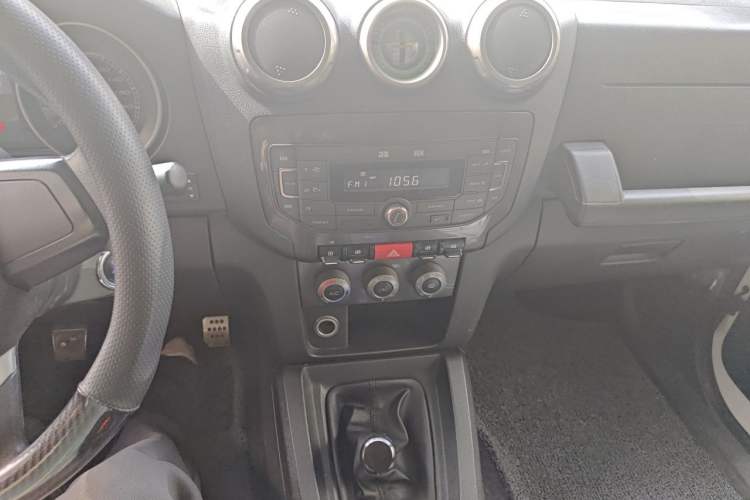 Used BAIC Off-Road BJ40 2014 2.4L Manual Cross-Country Edition Audio And AC Panel