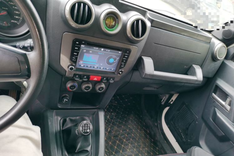 Used BAIC Off-Road BJ40 2014 2.4L Manual Cross-Country Edition Audio And AC Panel