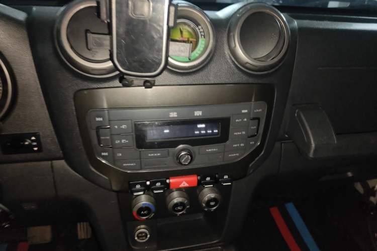 Used BAIC Off-Road BJ40 2014 2.4L Manual Cool Wilderness Edition Audio And AC Panel