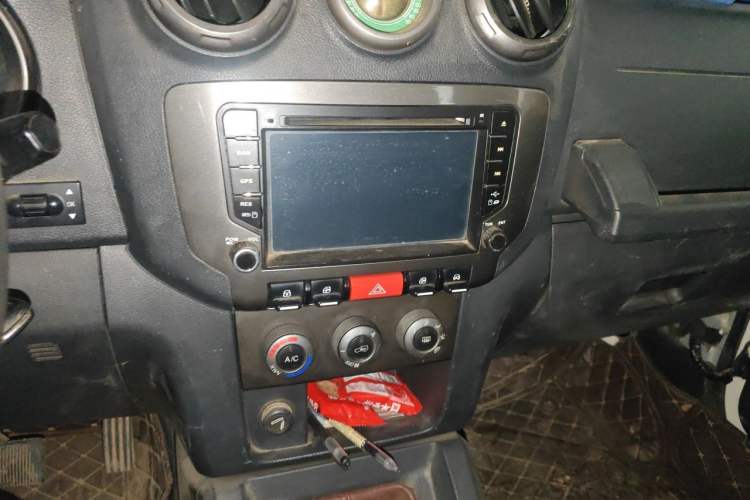 Used BAIC Off-Road BJ40 2014 2.4L Manual Cross-Country Edition Audio And AC Panel