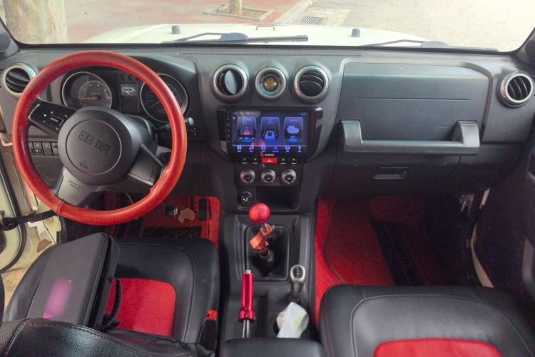 Used BAIC Off-Road BJ40 2014 2.4L Manual Cross-Country Edition Center Console