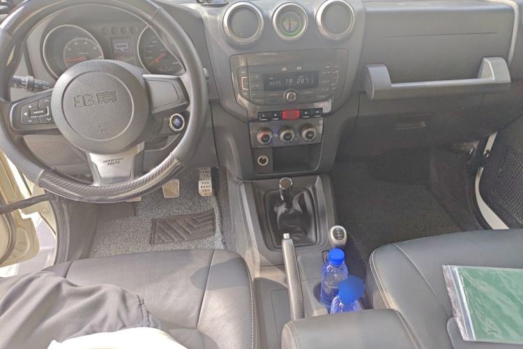Used BAIC Off-Road BJ40 2014 2.4L Manual Cross-Country Edition Center Console