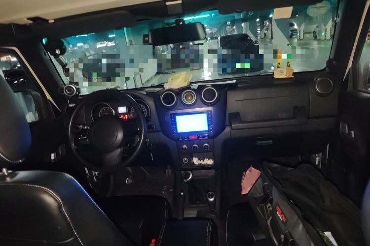 Used BAIC Off-Road BJ40 2014 2.4L Manual Cross-Country Edition Center Console