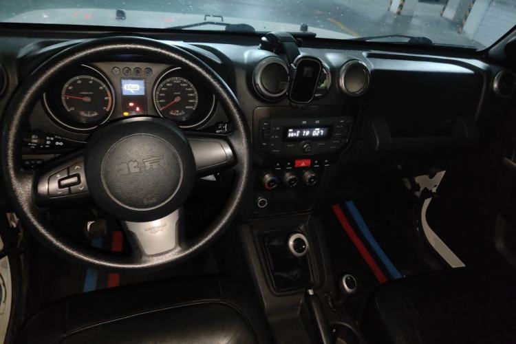 Used BAIC Off-Road BJ40 2014 2.4L Manual Cool Wilderness Edition Center Console