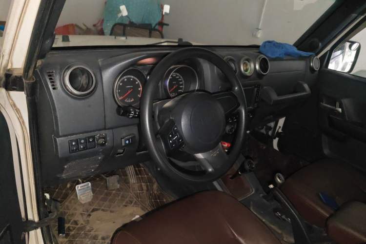 Used BAIC Off-Road BJ40 2014 2.4L Manual Cross-Country Edition Center Console