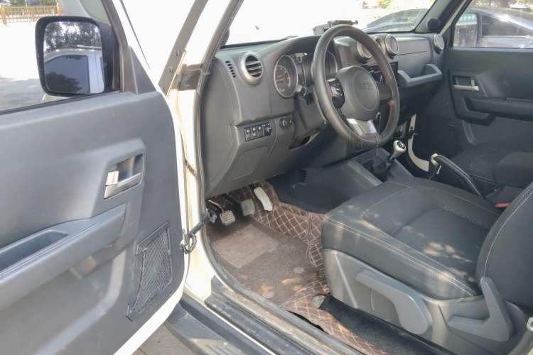 Used BAIC Off-Road BJ40 2014 2.4L Manual Cross-Country Edition Driver Seat