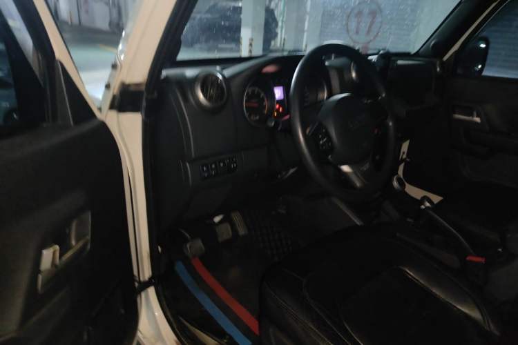 Used BAIC Off-Road BJ40 2014 2.4L Manual Cool Wilderness Edition Driver Seat
