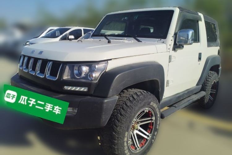 Used BAIC Off-Road BJ40 2014 2.4L Manual Cross-Country Edition Guazi used car, China used car export, Used car for sale, Used BAIC Off-Road cars, Cheapest cars for sale