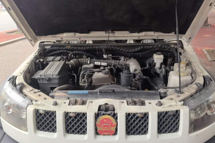 Used BAIC Off-Road BJ40 2014 2.4L Manual Cross-Country Edition Engine Bay
