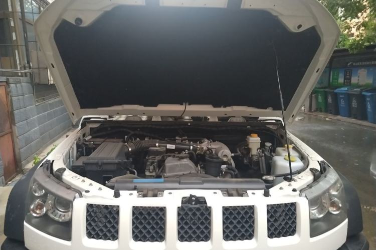Used BAIC Off-Road BJ40 2014 2.4L Manual Cross-Country Edition Engine Bay
