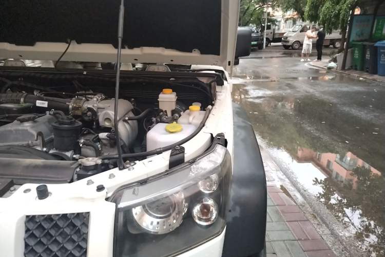 Used BAIC Off-Road BJ40 2014 2.4L Manual Cross-Country Edition Engine Bay Left
