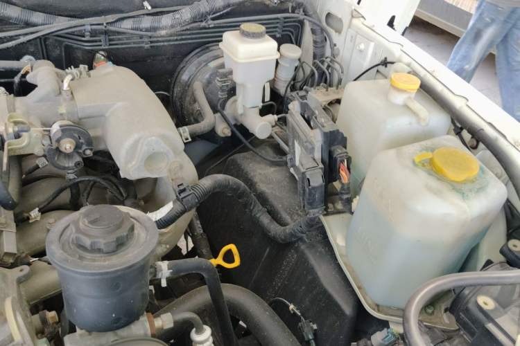 Used BAIC Off-Road BJ40 2014 2.4L Manual Cross-Country Edition Engine Bay Left