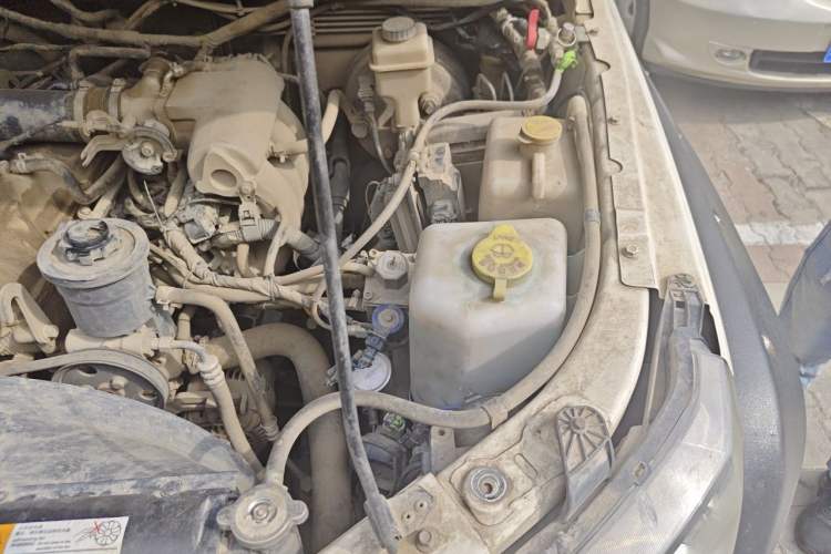 Used BAIC Off-Road BJ40 2014 2.4L Manual Cross-Country Edition Engine Bay Left