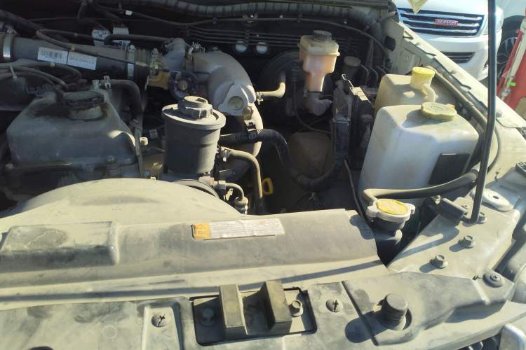 Used BAIC Off-Road BJ40 2014 2.4L Manual Cross-Country Edition Engine Bay Left
