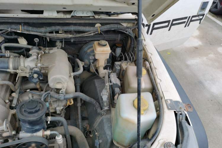 Used BAIC Off-Road BJ40 2014 2.4L Manual Cross-Country Edition Engine Bay Left