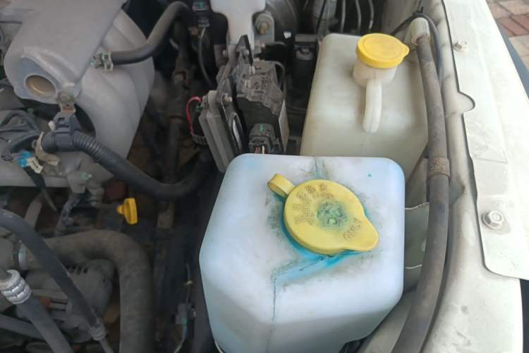 Used BAIC Off-Road BJ40 2014 2.4L Manual Cross-Country Edition Engine Bay Left