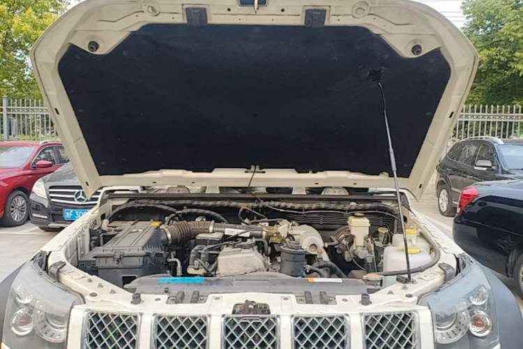 Used BAIC Off-Road BJ40 2014 2.4L Manual Cross-Country Edition Engine Bay