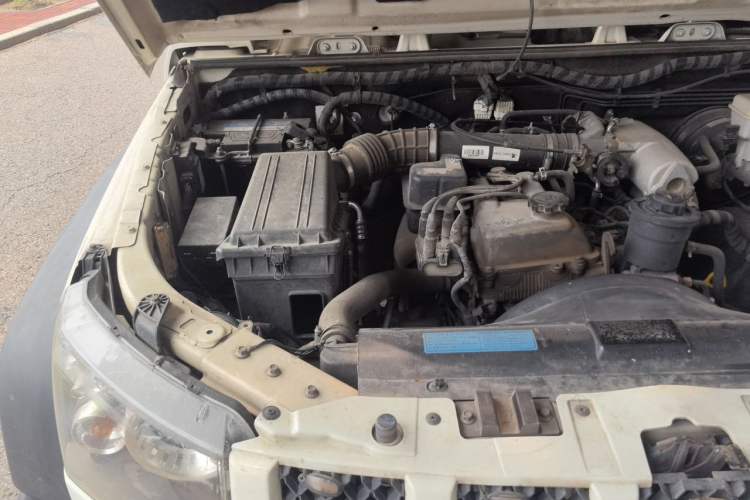 Used BAIC Off-Road BJ40 2014 2.4L Manual Cross-Country Edition Engine Bay Right